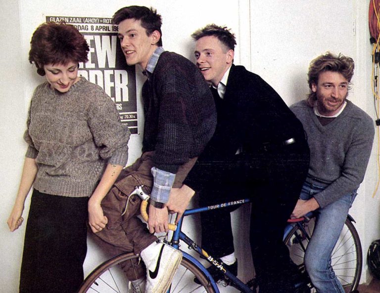 La noche que New Order rompió los esquemas en el mítico Glastonbury