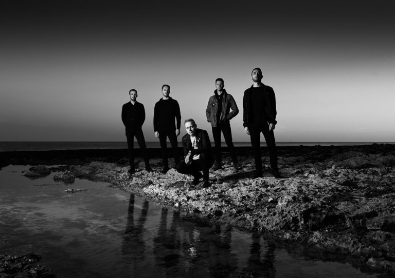 Escucha el cover que Architects le hizo a un clásico de los Deftones en los estudios Abbey Road