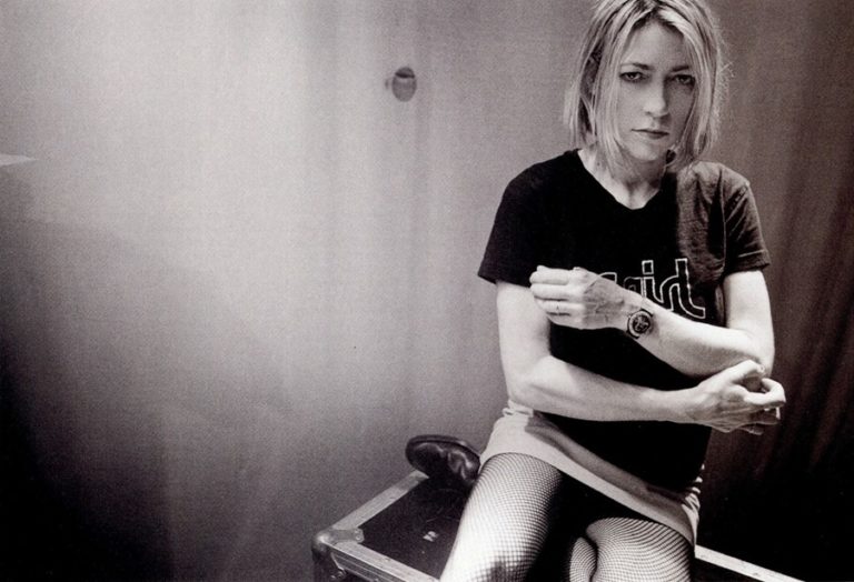 La primera exposición individual de Kim Gordon se inaugura en el museo Andy Warhol