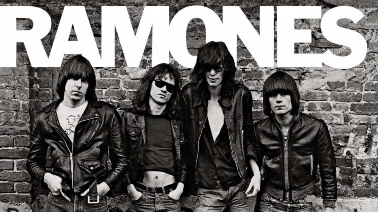 RAMONES. La revolución divertida en 29 minutos y 4 segundos