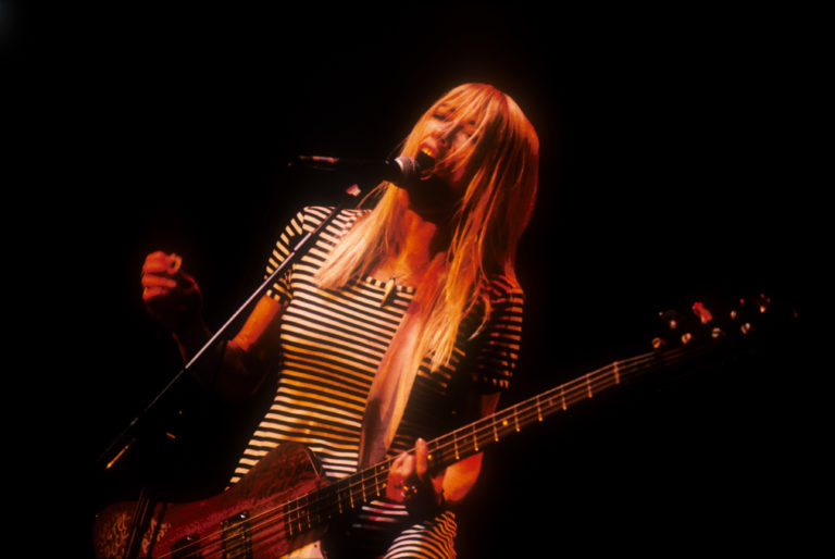 7 bajistas que dieron forma a la música moderna: Kim Gordon, Tina Weymouth, Kim Deal y más