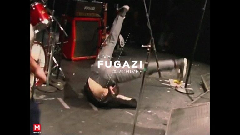 Mira un archivo en video con una recopilación de conciertos de Fugazi