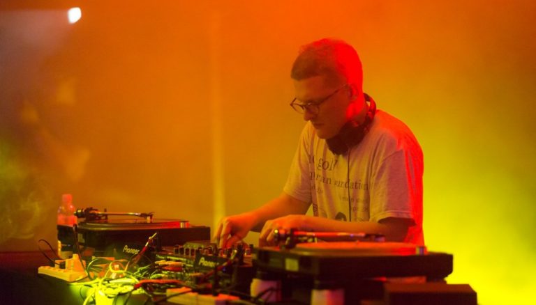 Crush, el excepcional nuevo álbum de Floating Points