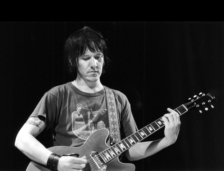 Recordando a Elliott Smith, el músico atormentado de los 90