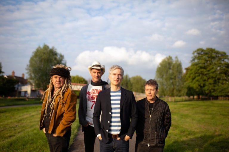 Never Not Together de Nada Surf, un álbum lleno de unidad