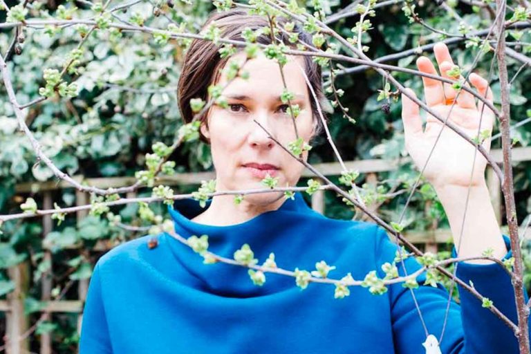 Lætitia Sadier, vocal de Stereolab, lanza nueva canción en solitario