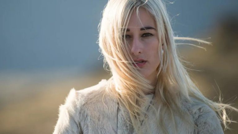 Zola Jesus da detalles sobre Arkhon, su próximo disco