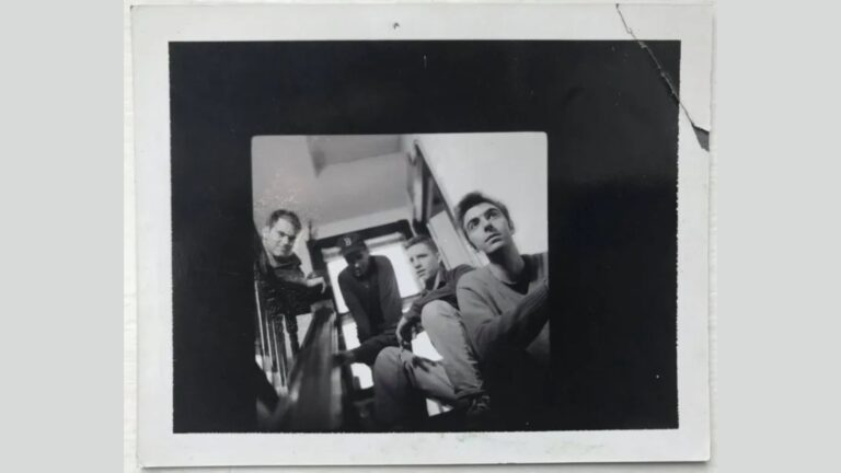 Karate – First Time, reencuentro en tiempo suspendido