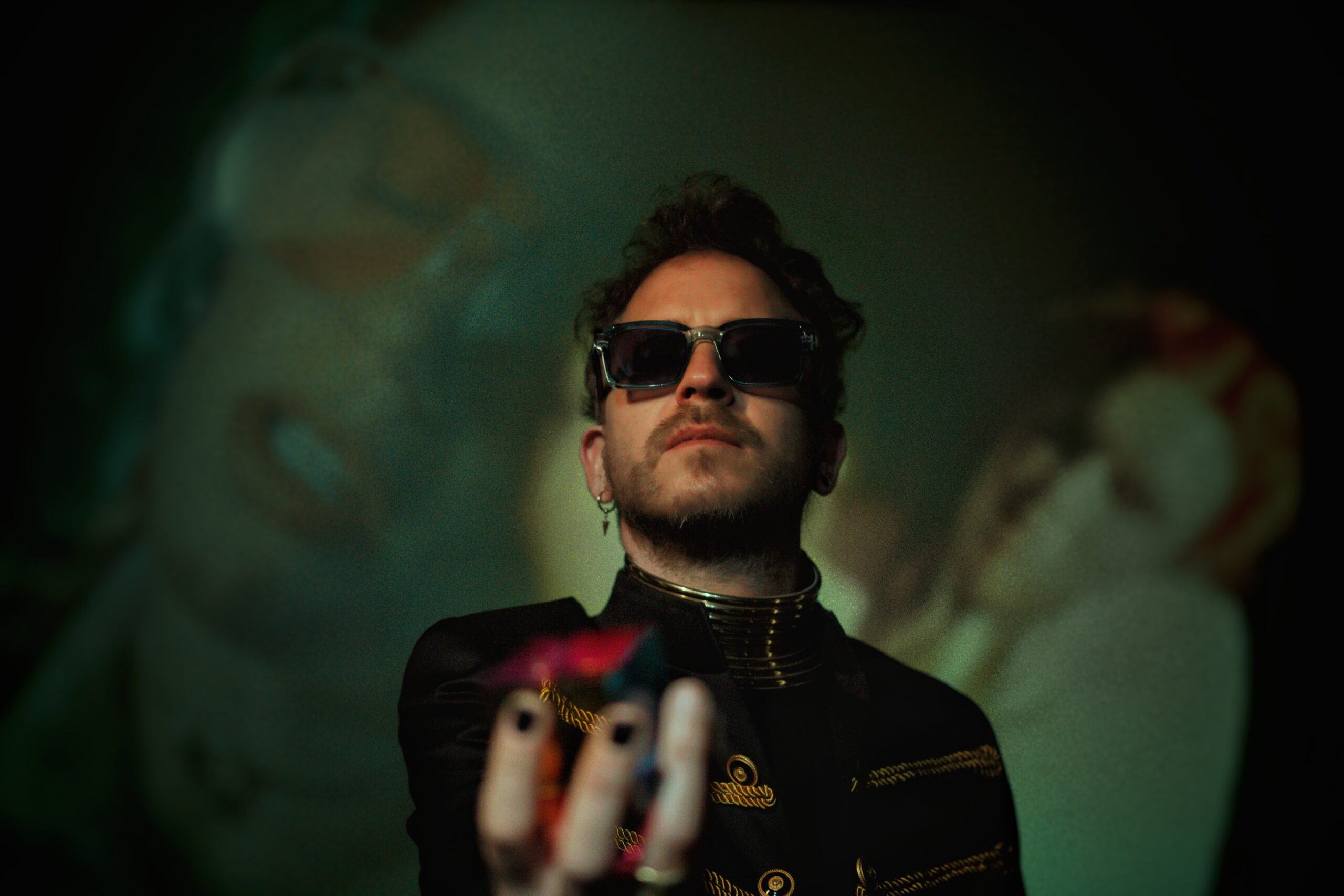 José Biggs presenta “Deseos Hipnóticos” junto a Elvis De Yongol & Connie Isla