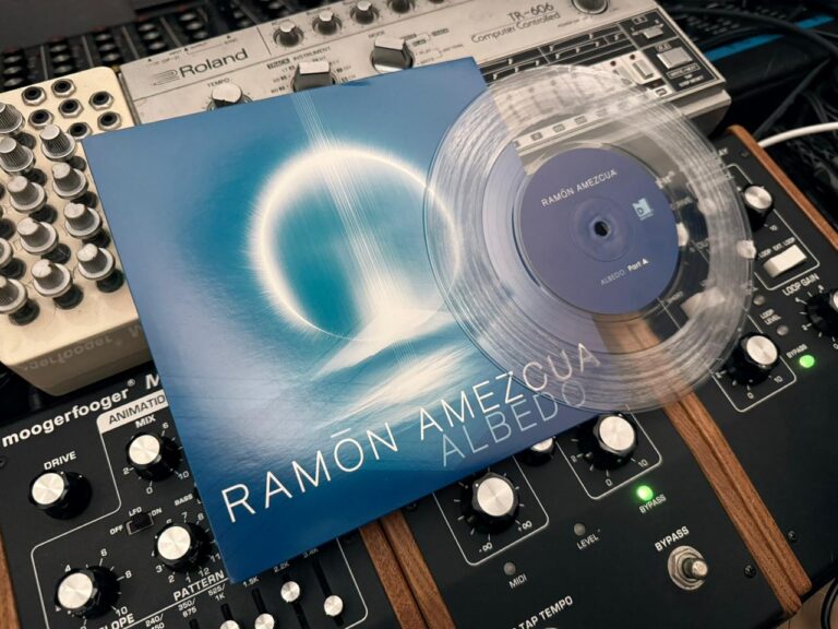 La reflexión de la luz sonora: Ramón Amezcua y la alquimia de “Albedo”