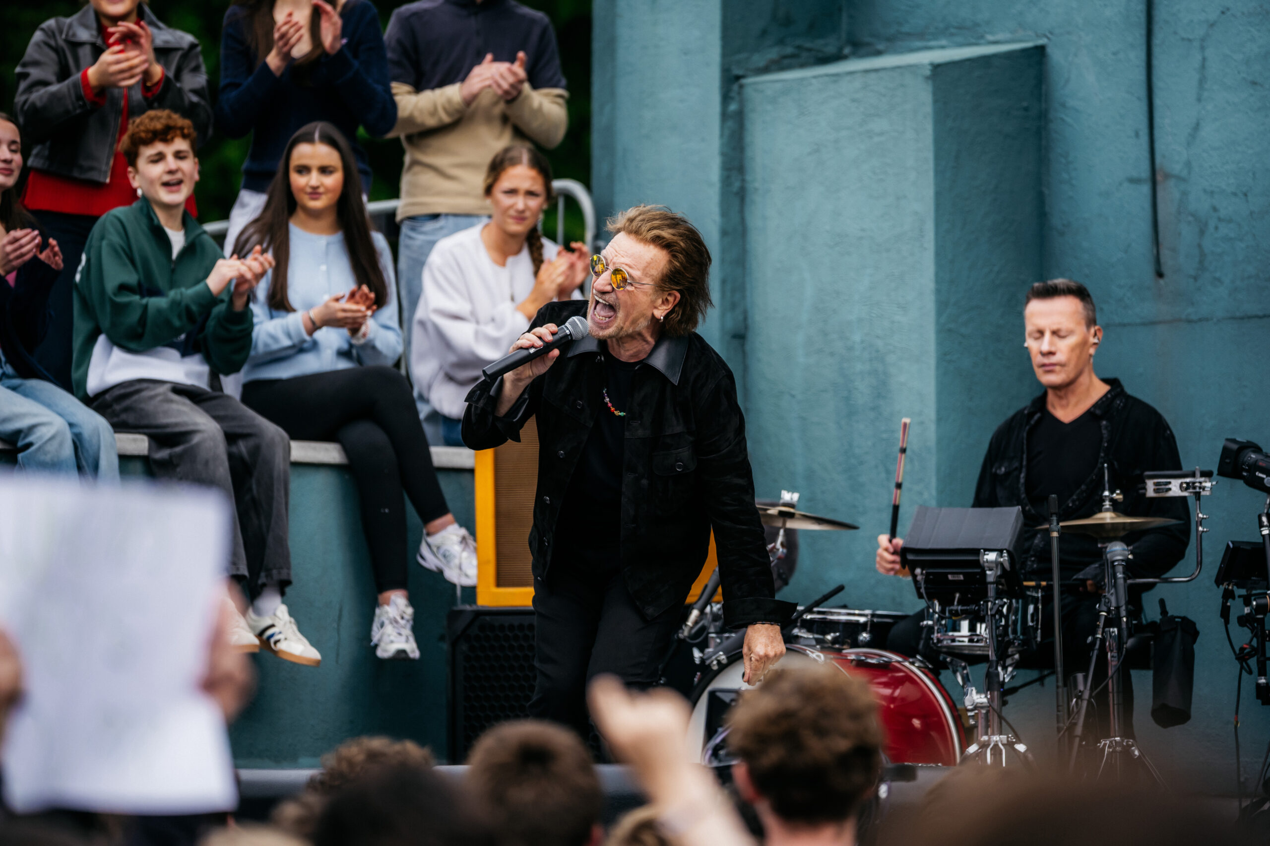 U2 inspira a las nuevas generaciones con un show sorpresa y nueva música en Dublín